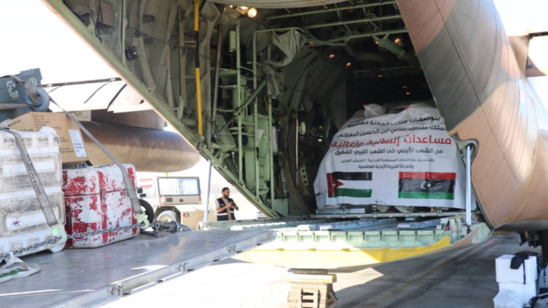 طائرة المساعدات الإغاثية الأردنية التي انطلقت إلى ليبيا