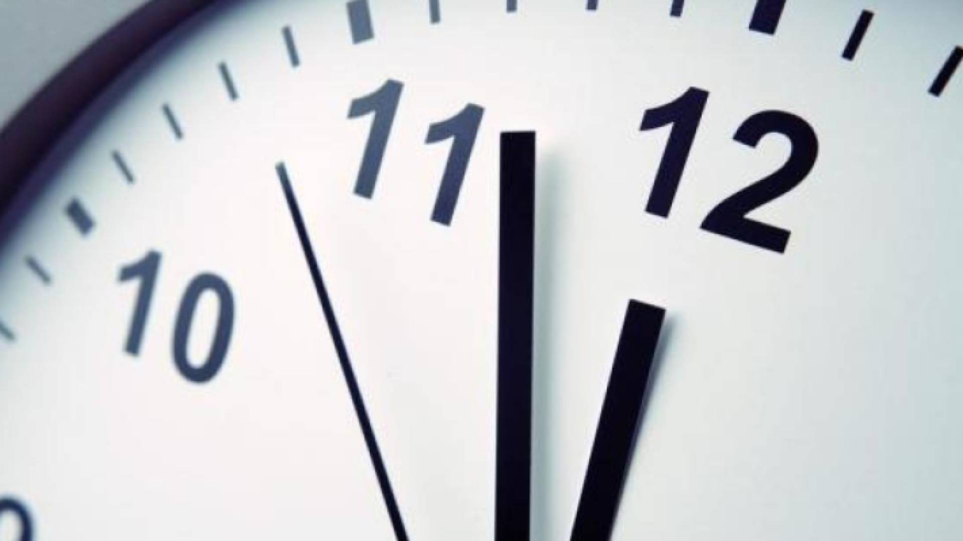 عقارب ساعة "تعبيرية"