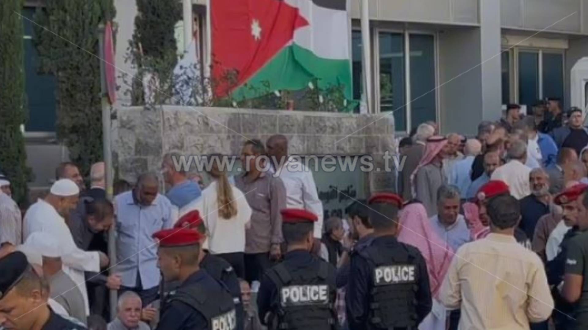 اعتصام لمتقاعدي الفوسفات أمام مقر شركتهم في العاصمة عمان