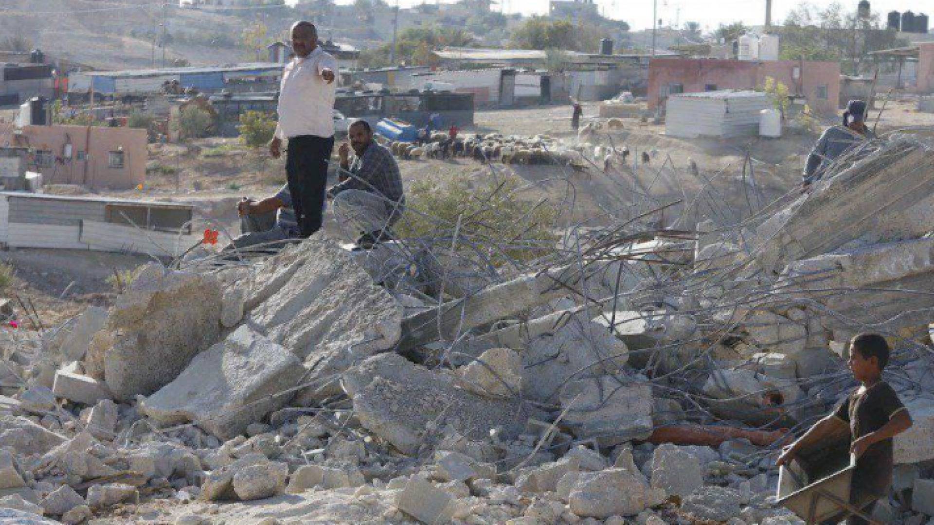 الاحتلال الإسرائيلي يهدم منزلا لفلسطيني في أريحا