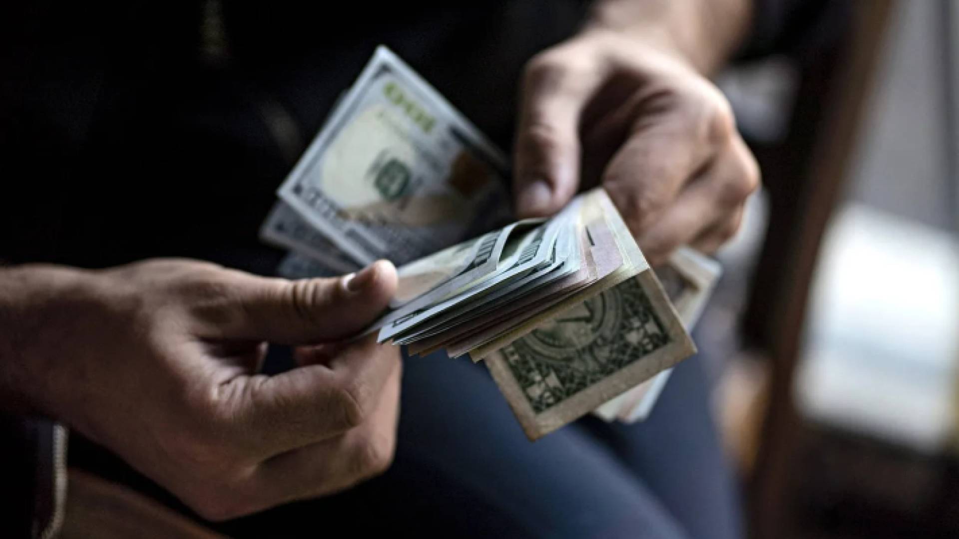 الدولار الأمريكي حافظ على قوته عند أعلى مستوى له خلال أشهر مقابل سلة من العملات الرئيسية