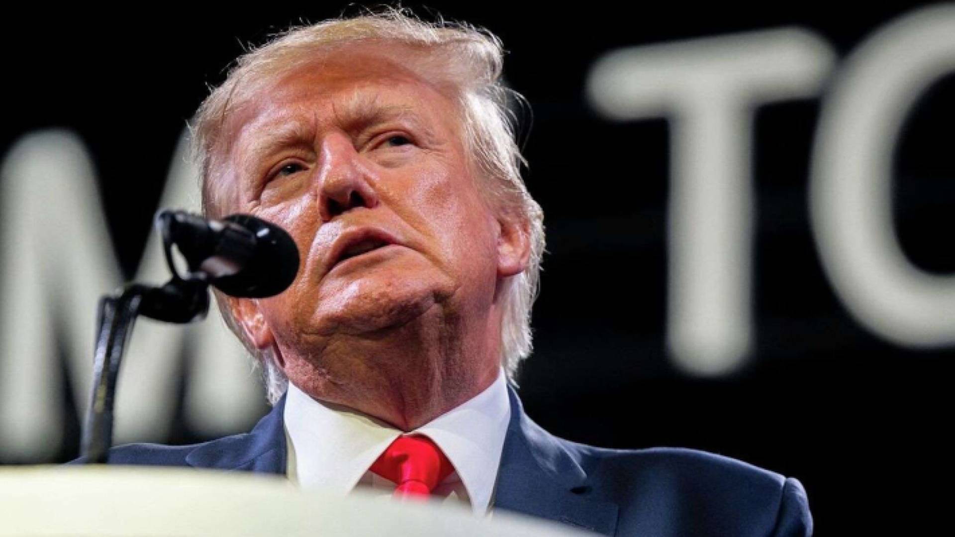 الرئيس الأمريكي السابق - دونالد ترمب