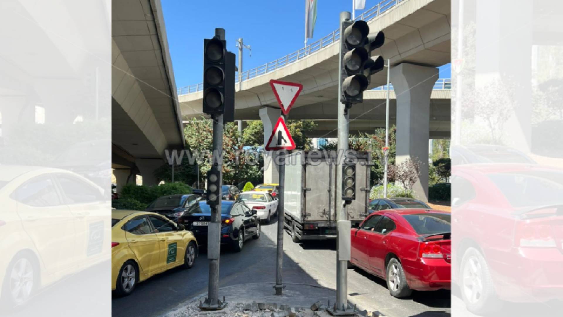 الإشارات الضوئية لتقاطع العبدلي