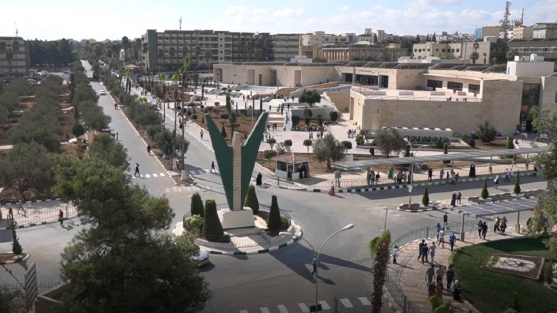 جامعة اليرموك "تعبيرية"