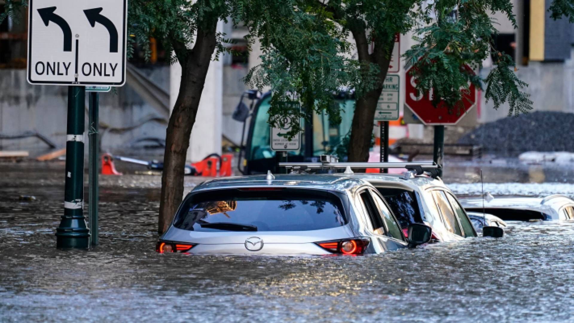 فيضانات "تعبيرية"