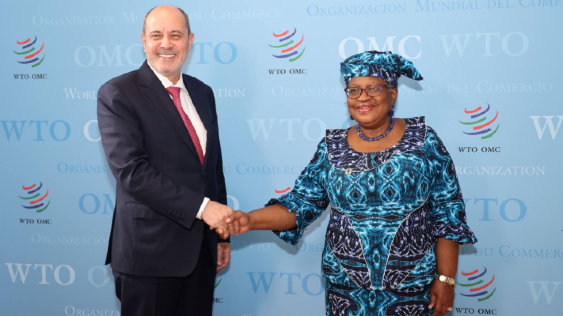 وزير الصناعة والتجارة يوسف الشمالي والمدير العام لمنظمة التجارة العالمية الدكتورة نجوزي أوكونجو إيويالا