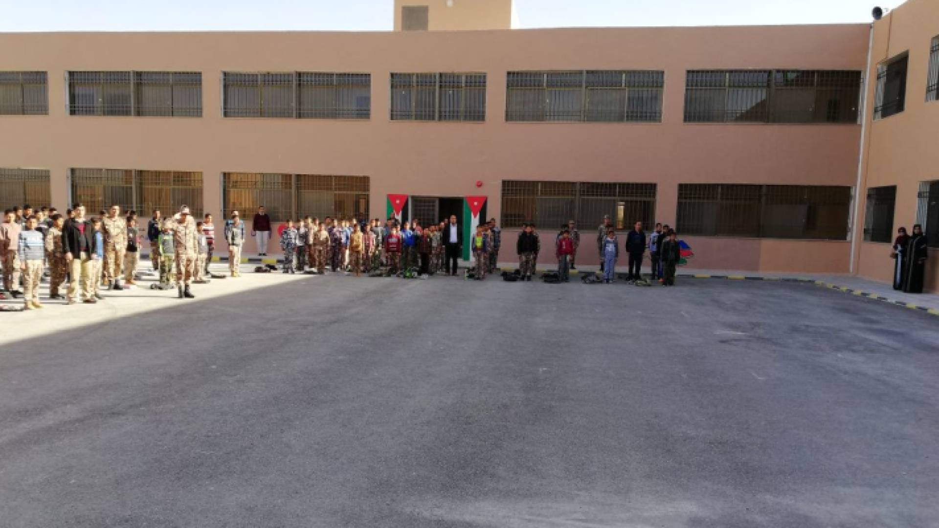 طلبة مدرسة في الحسا