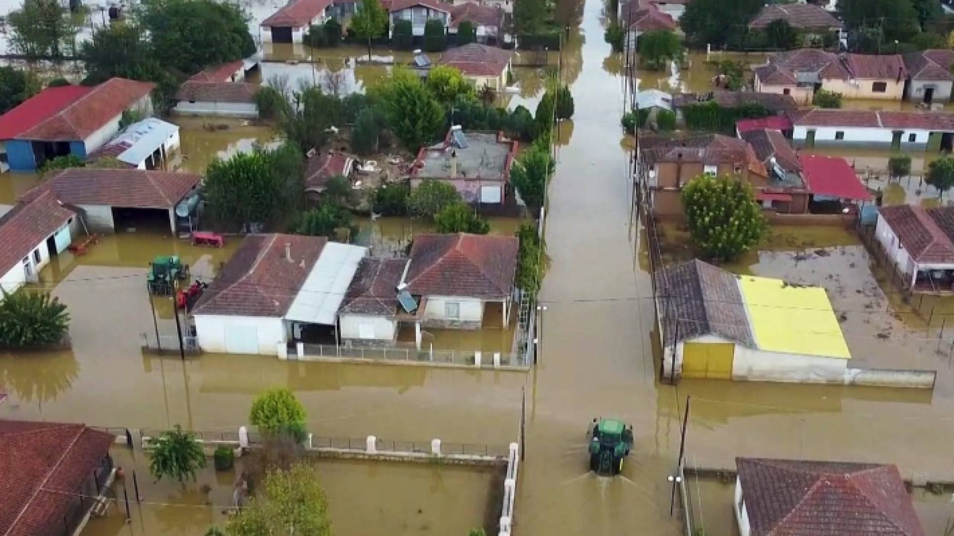 آثار العاصفة "إلياس" في مدينة فولوس وسط اليونان