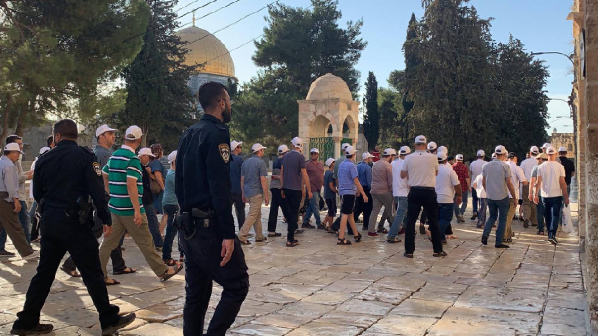 مستوطنون يقتحمون الأقصى بحراسة من شرطة الاحتلال "أرشيفية"