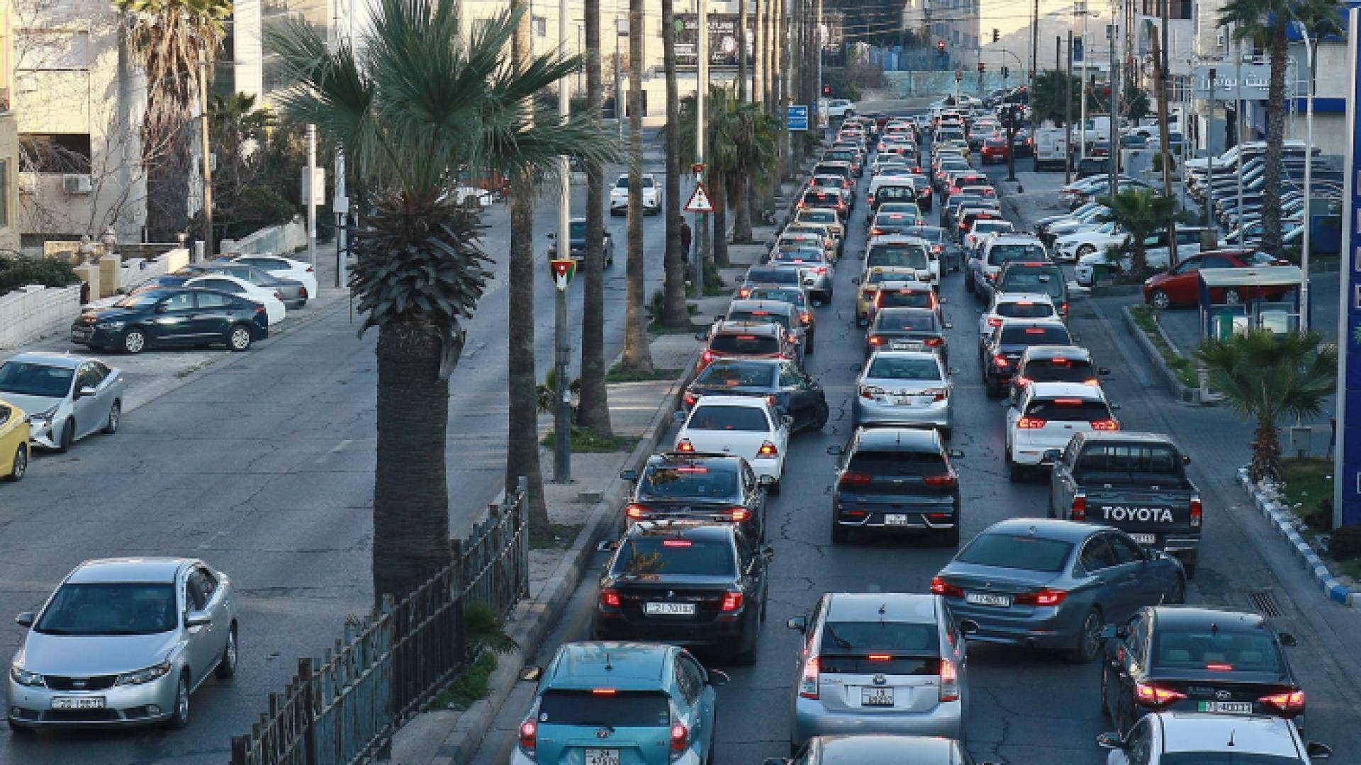 يعاقب قانون السير كل من قاد مركبةدون وضوح لوحة أرقامها