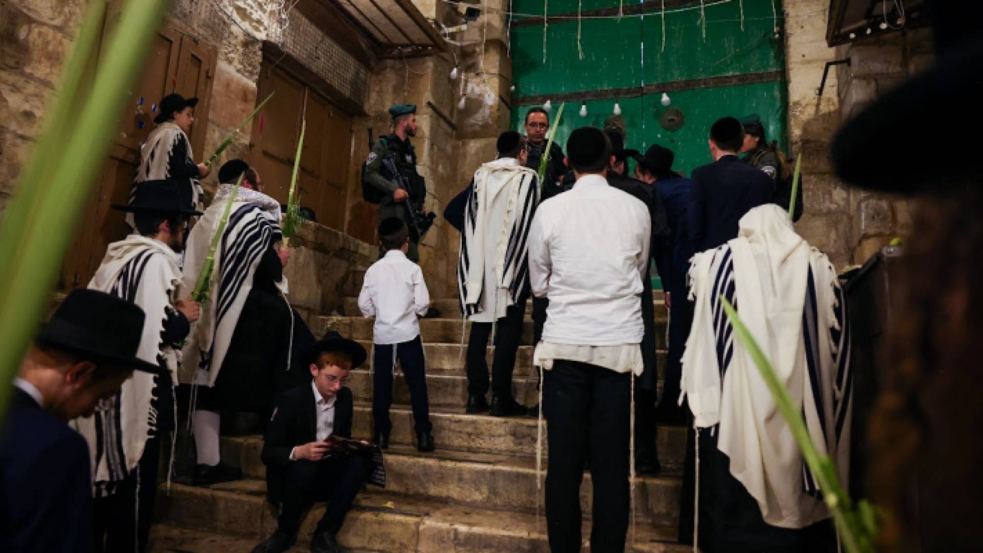 مستوطنون يقتحمون الأقصى