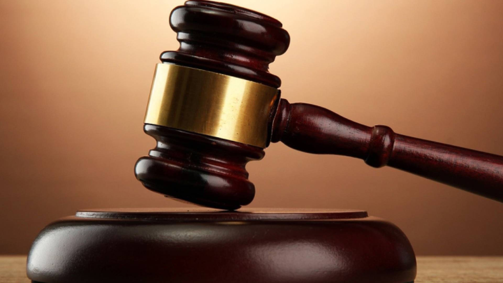 صورة تعبيرية لمطرقة قاض