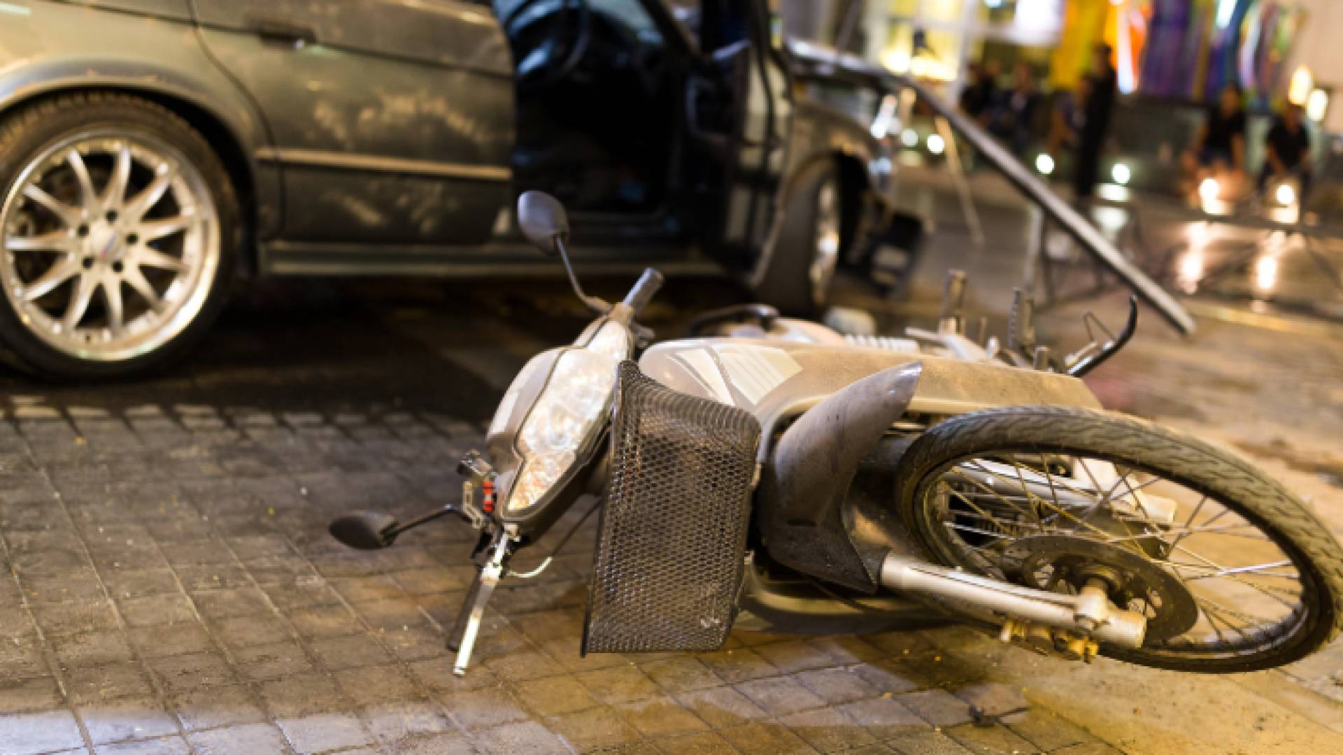 حادث بين مركبة وسكوتر