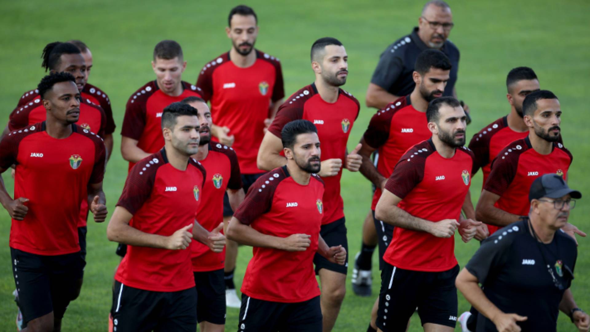 لاعبو المنتخب الوطني