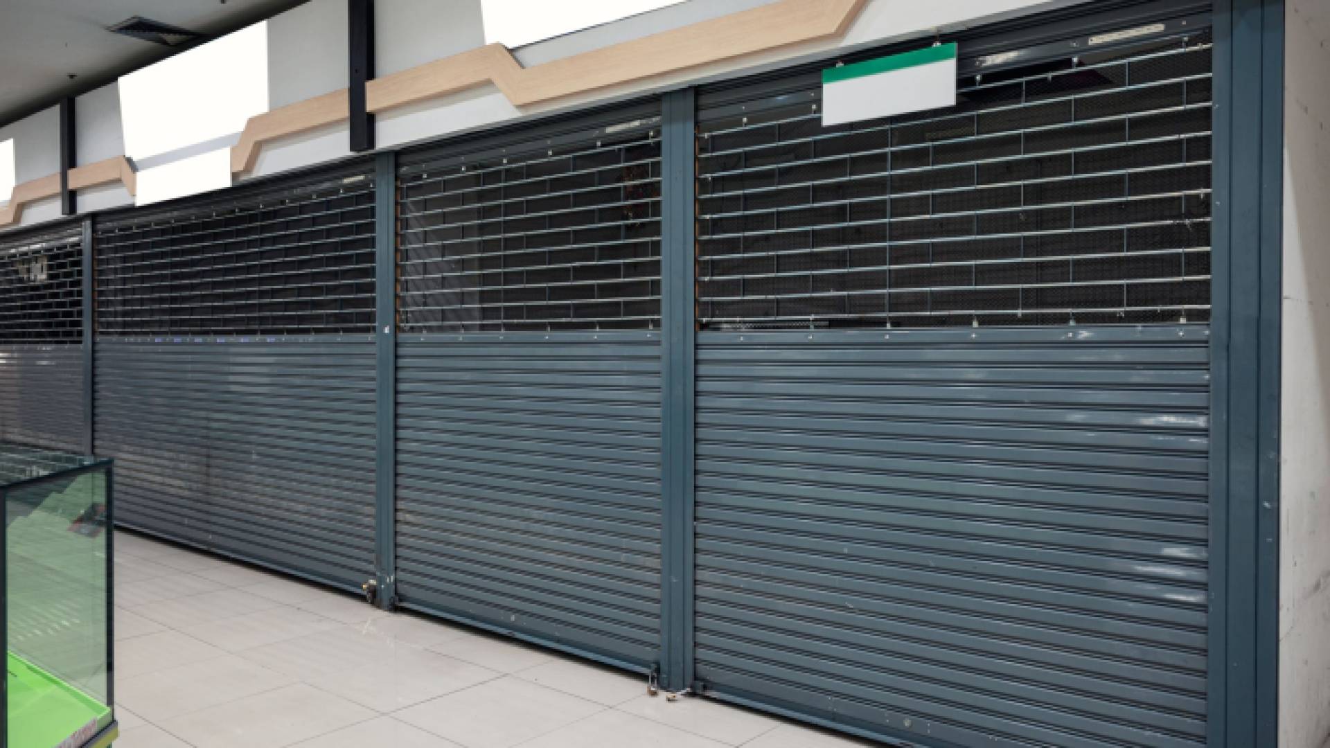 محال مغلقة - تعبيرية