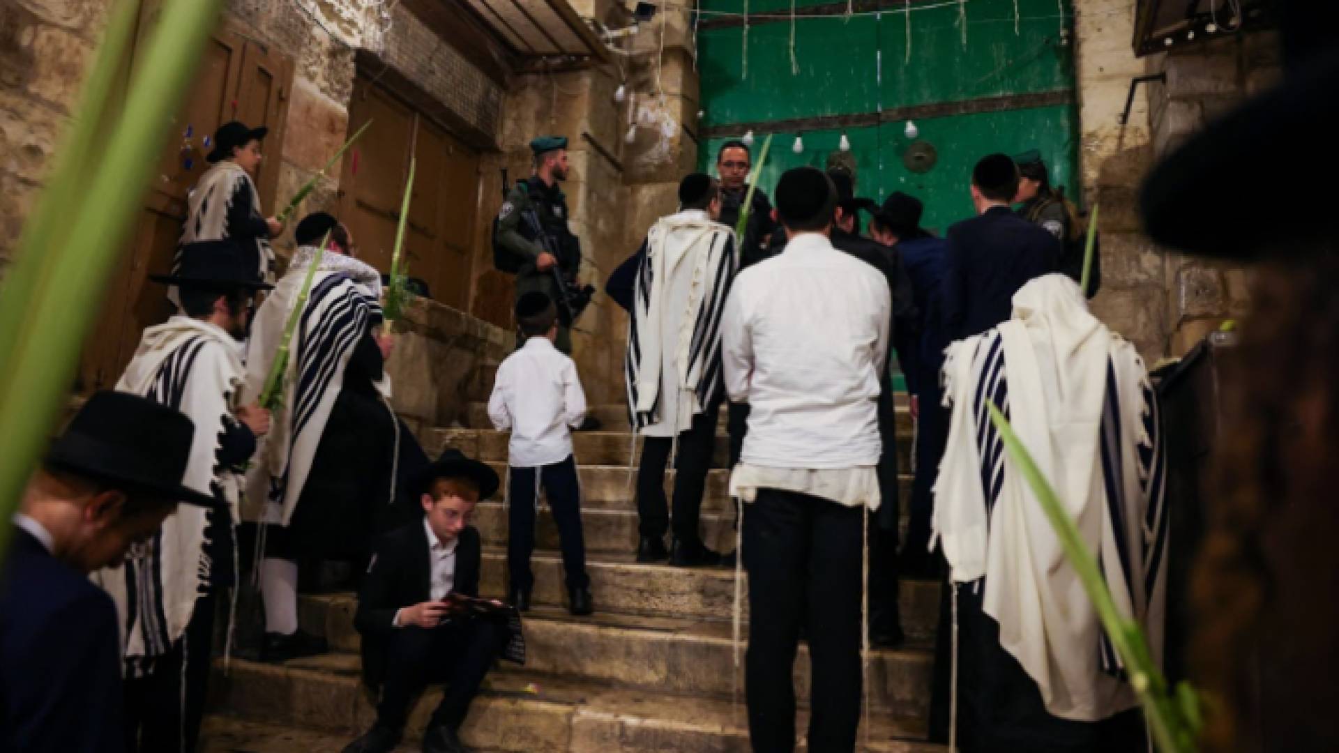 مستوطنون يقتحمون الأقصى