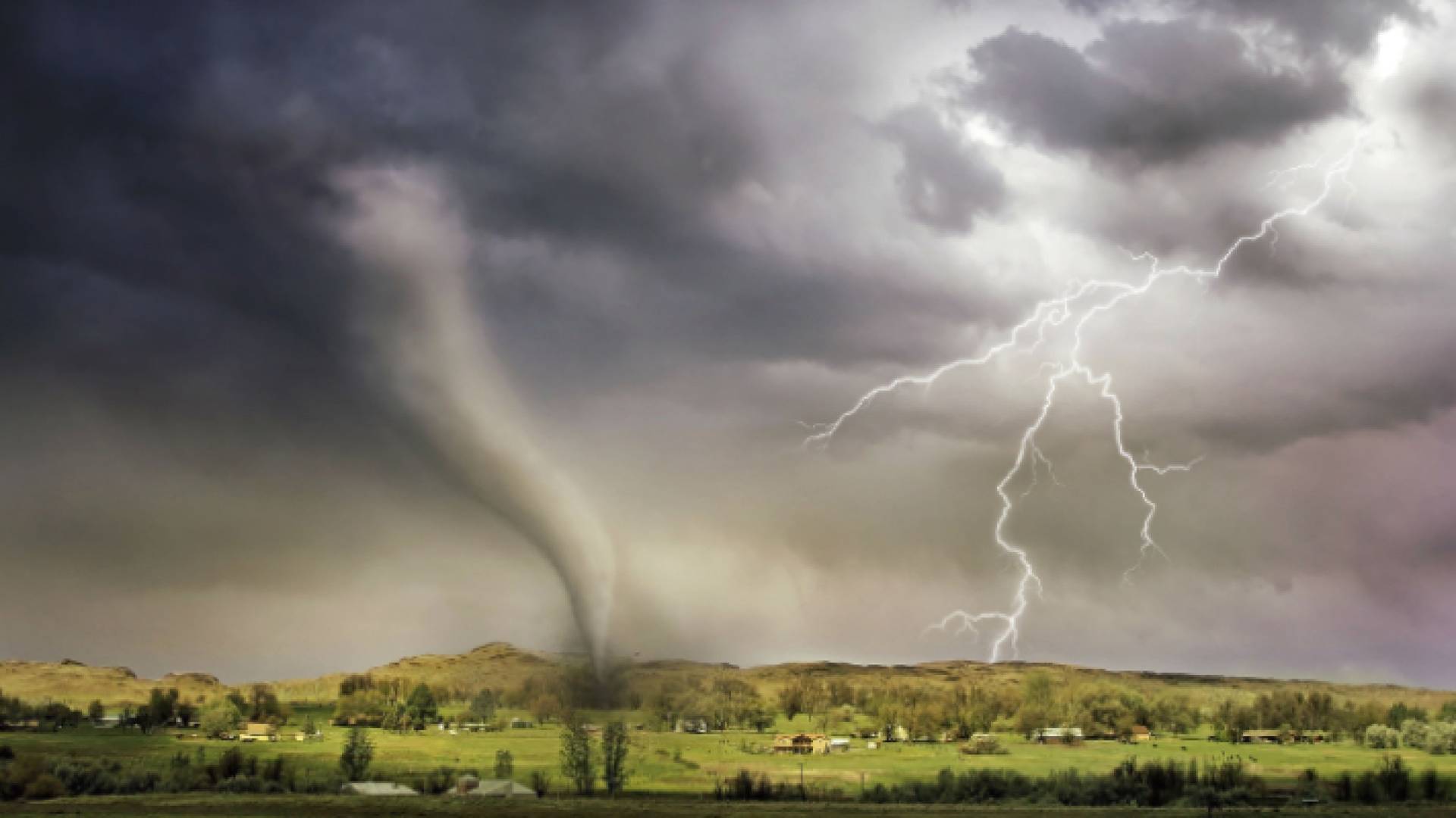 صورة تعبيرية لإعصار