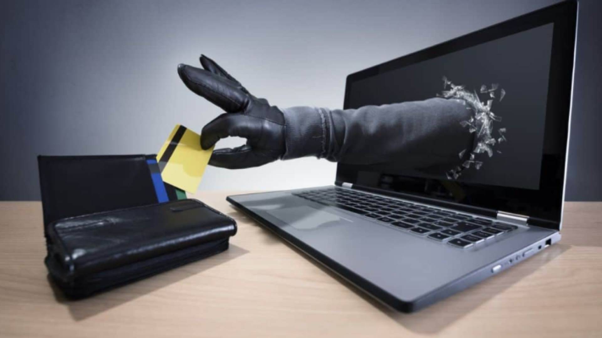 صورة تعبر عن سرقة البيانات