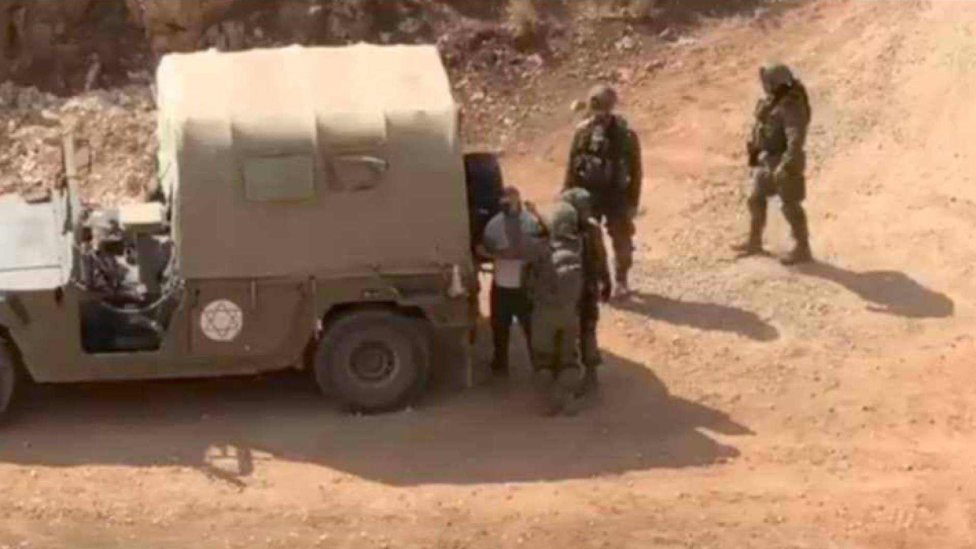 الاحتلال الإسرائيلي أثناء اعتقال وزير الاستيطان