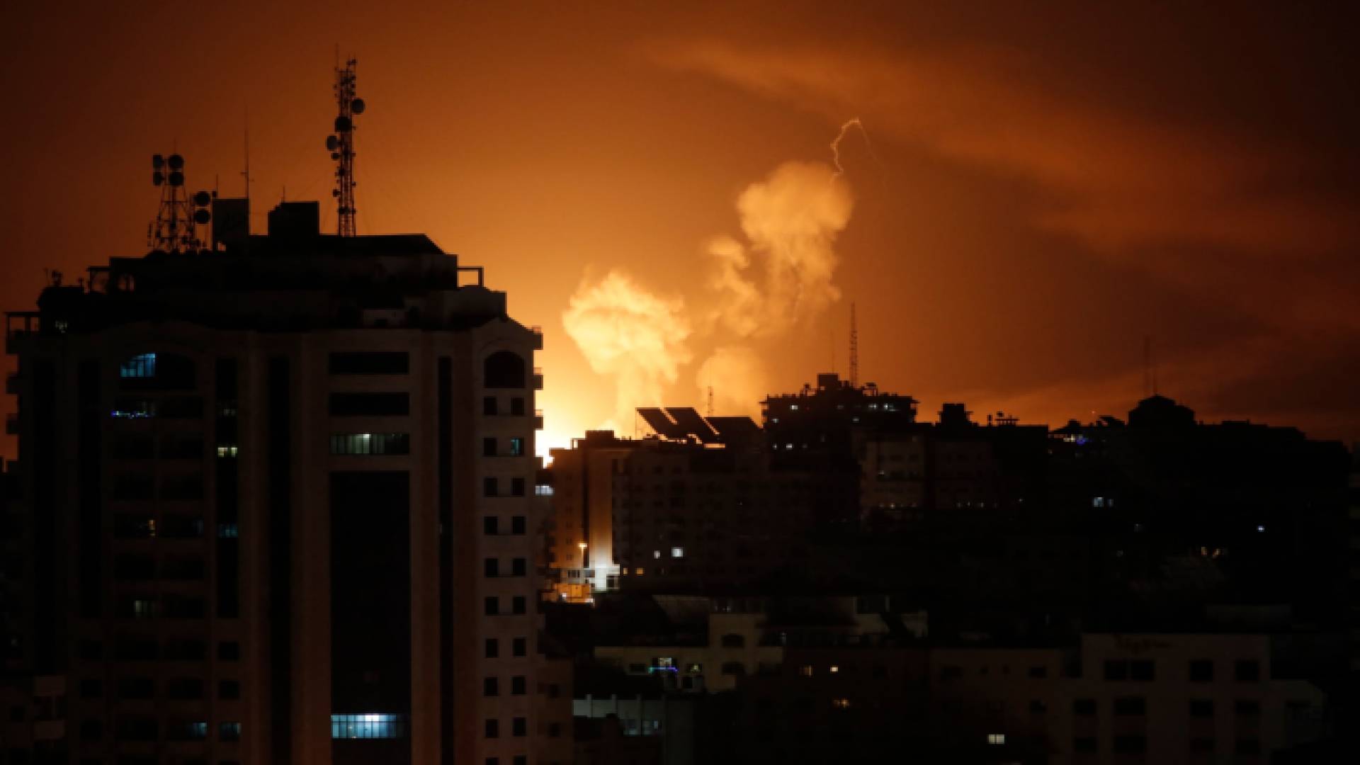 قصف ىطائرات الاحتلال على غزة