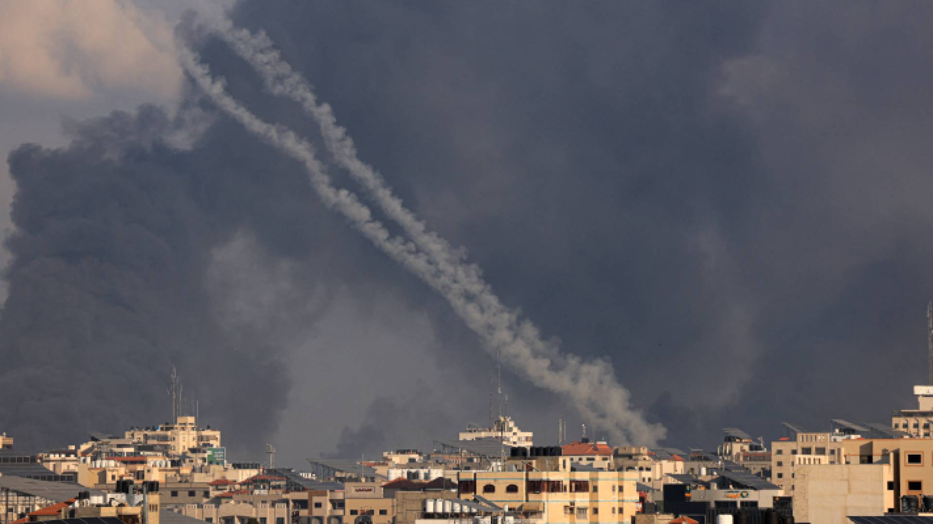 مجموعة من الرشقات الصاروخية التي أطلقت من غزة