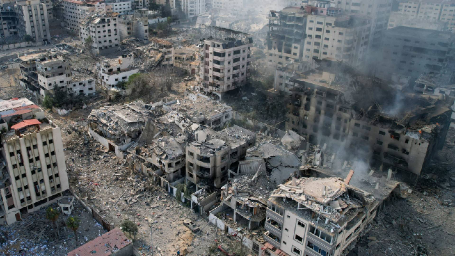 أثار القصف العنيف على قطاع غزة