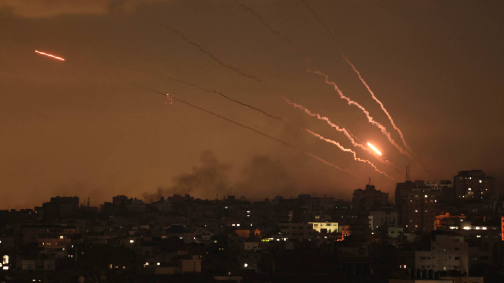 صواريخ المقاومة تنطلق من قطاع غزة