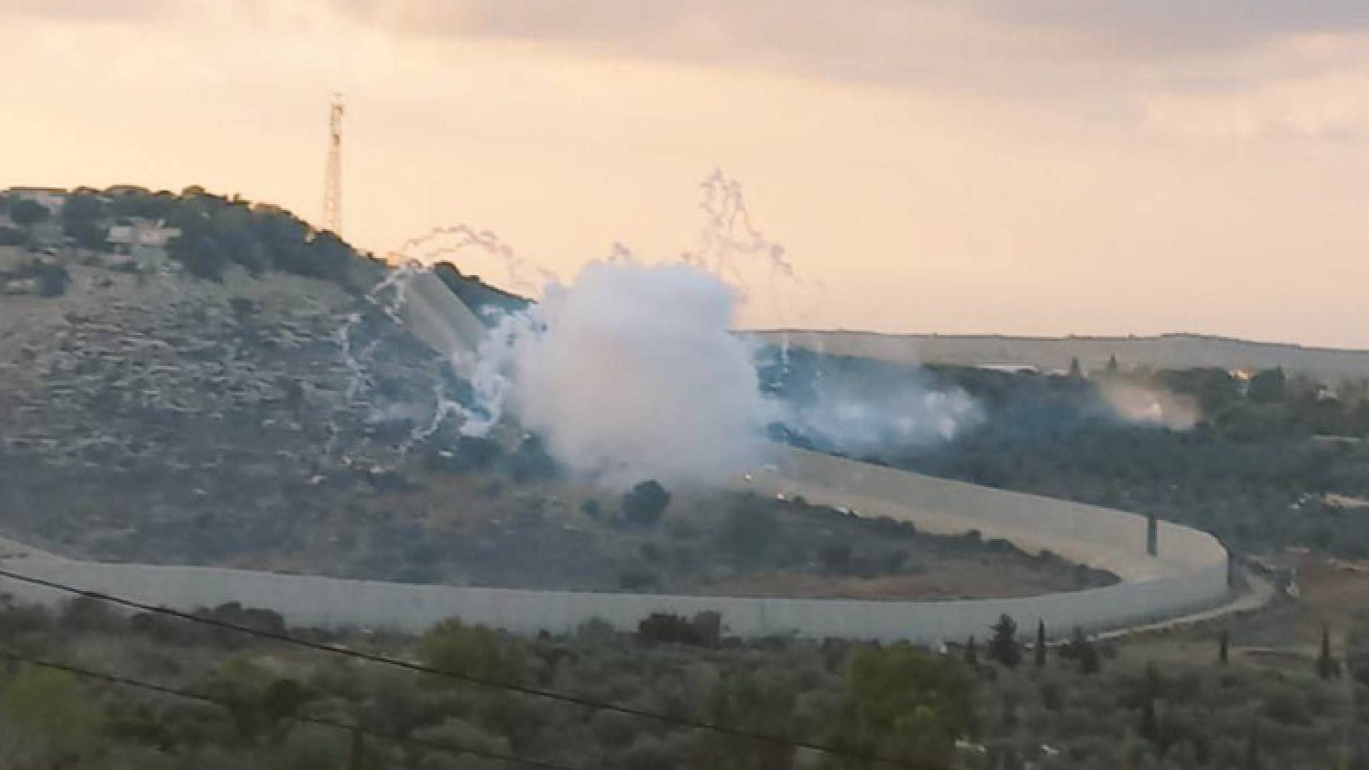 الصورة من سقوط الصواريخ في الضهيرة اللبنانية