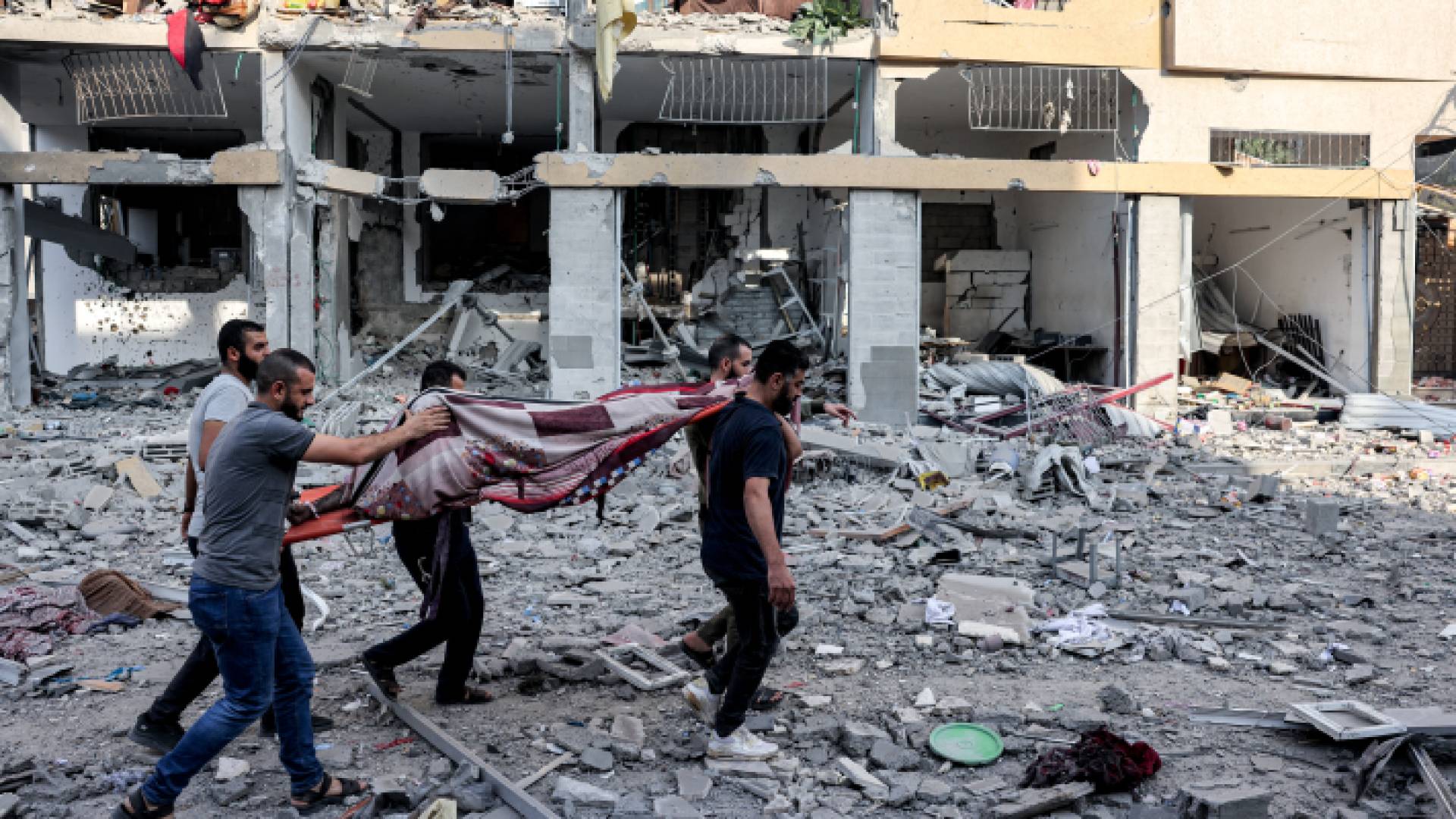 دمار خلفه قصف الاحتلال الإسرائيلي في قطاع غزة
