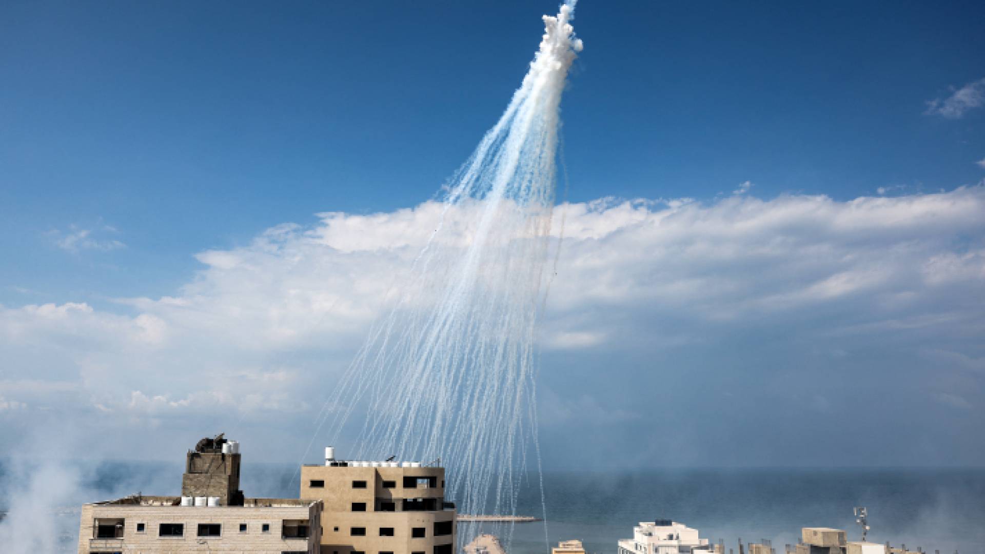 رشقات صاروخية في سماء قطاع غزة