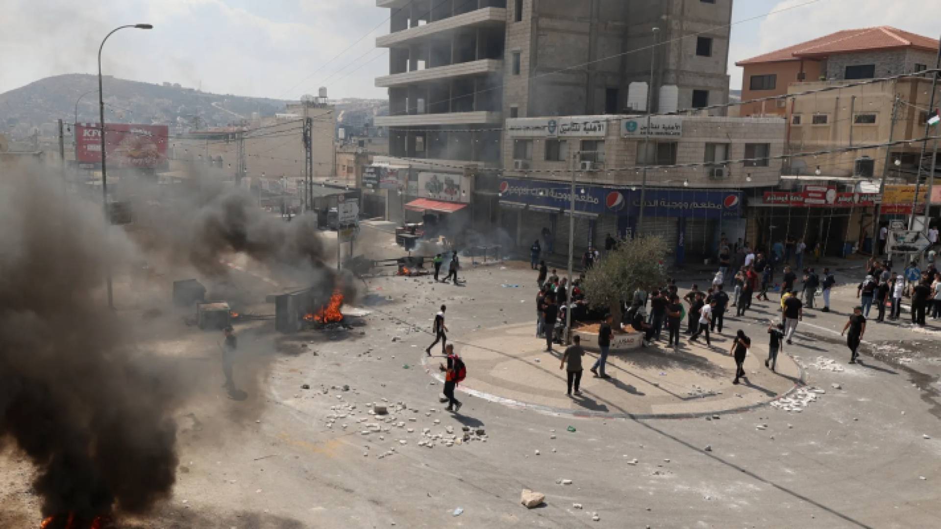 عشرات المصابين بمواجهات مع مستوطنين