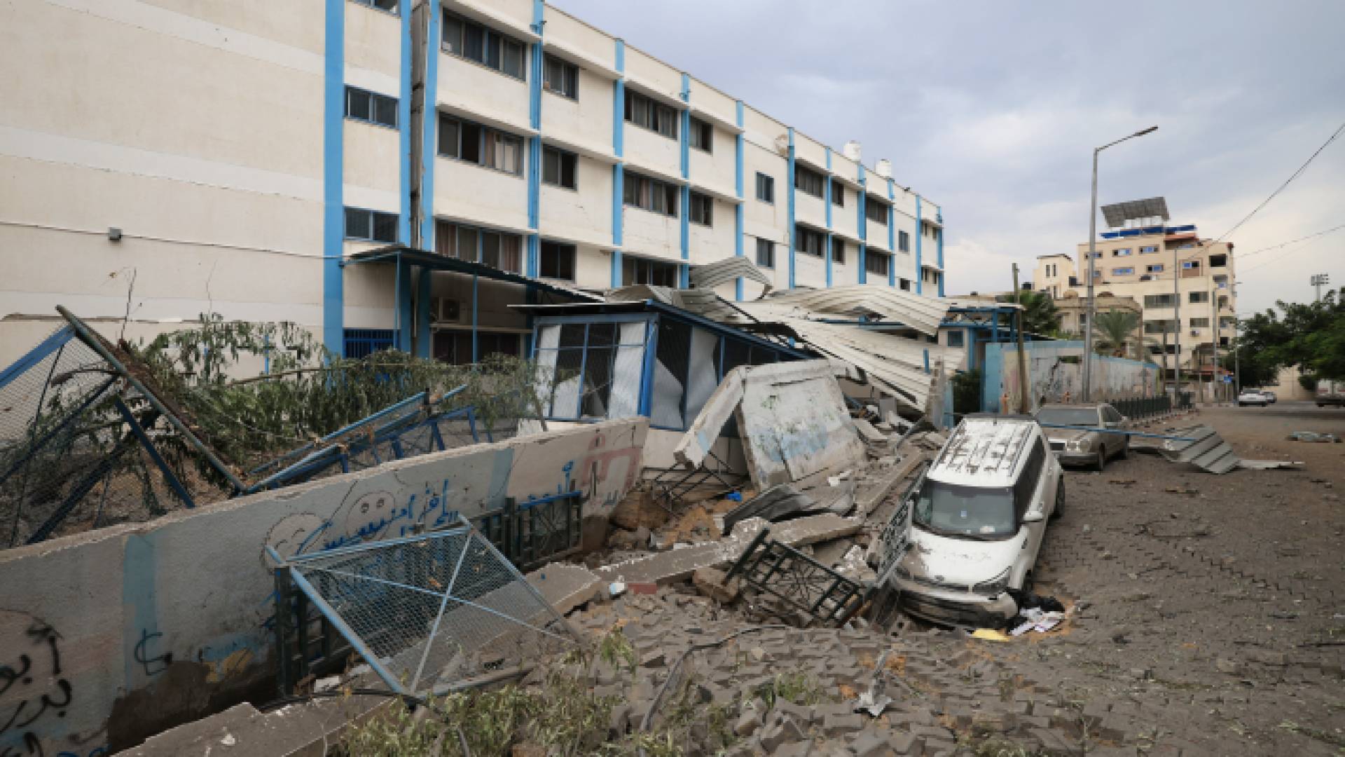 العدوان على مدرسة في غزة