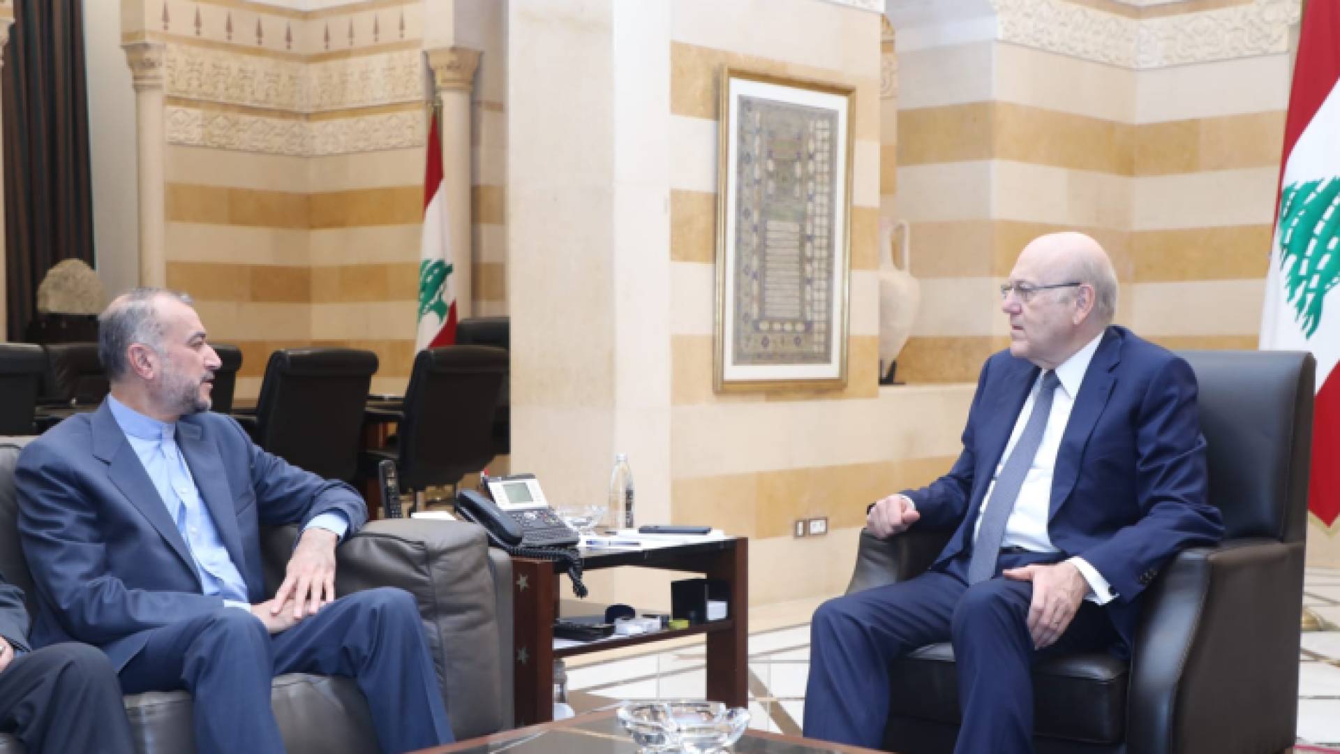 رئيس الحكومة اللبنانية نجيب ميقاتي في لقائه مع وزير خارجية إيران سين أمير عبد اللهيان