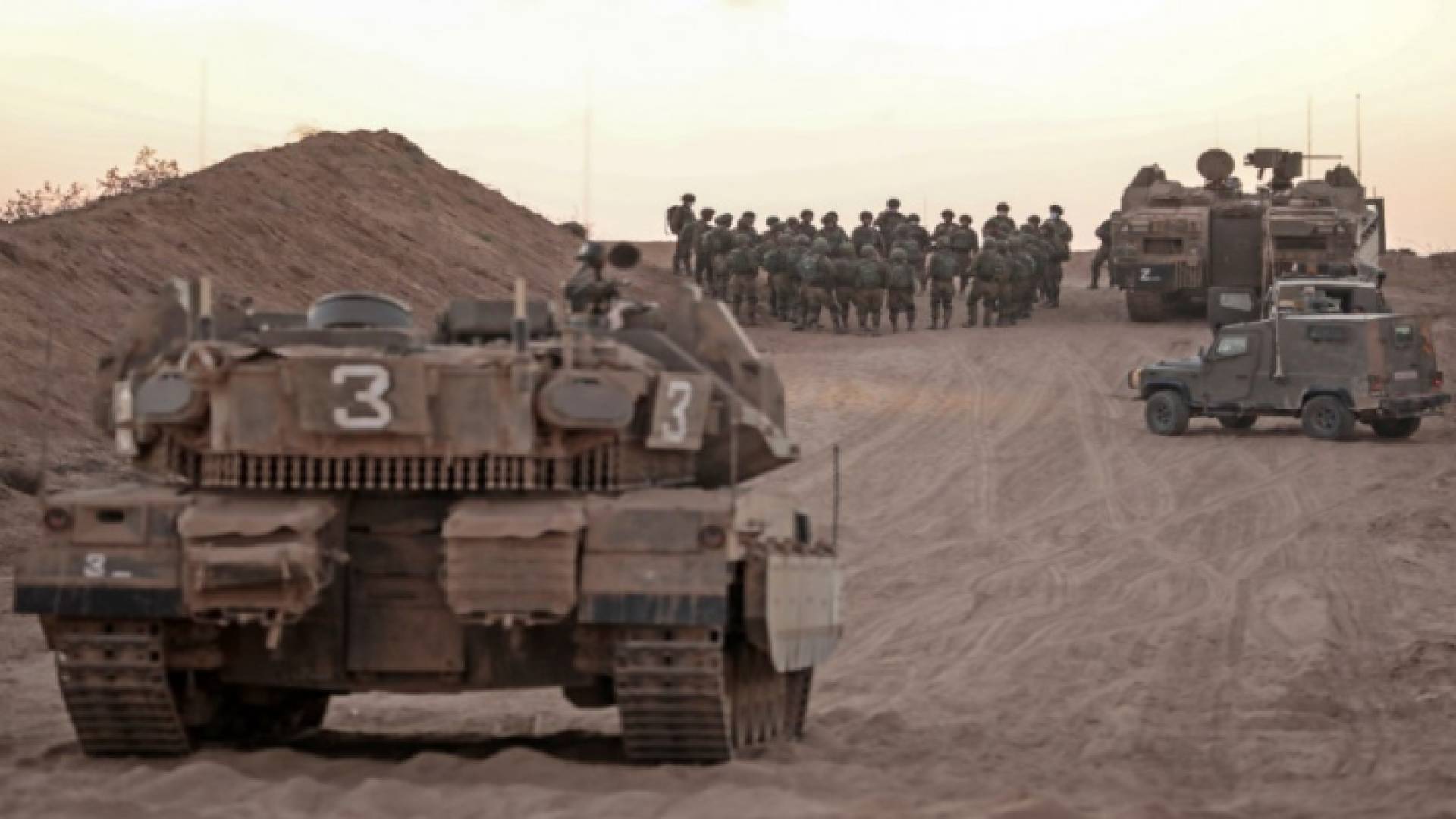 دبابات ومدرعات الاحتلال "أرشيفية"