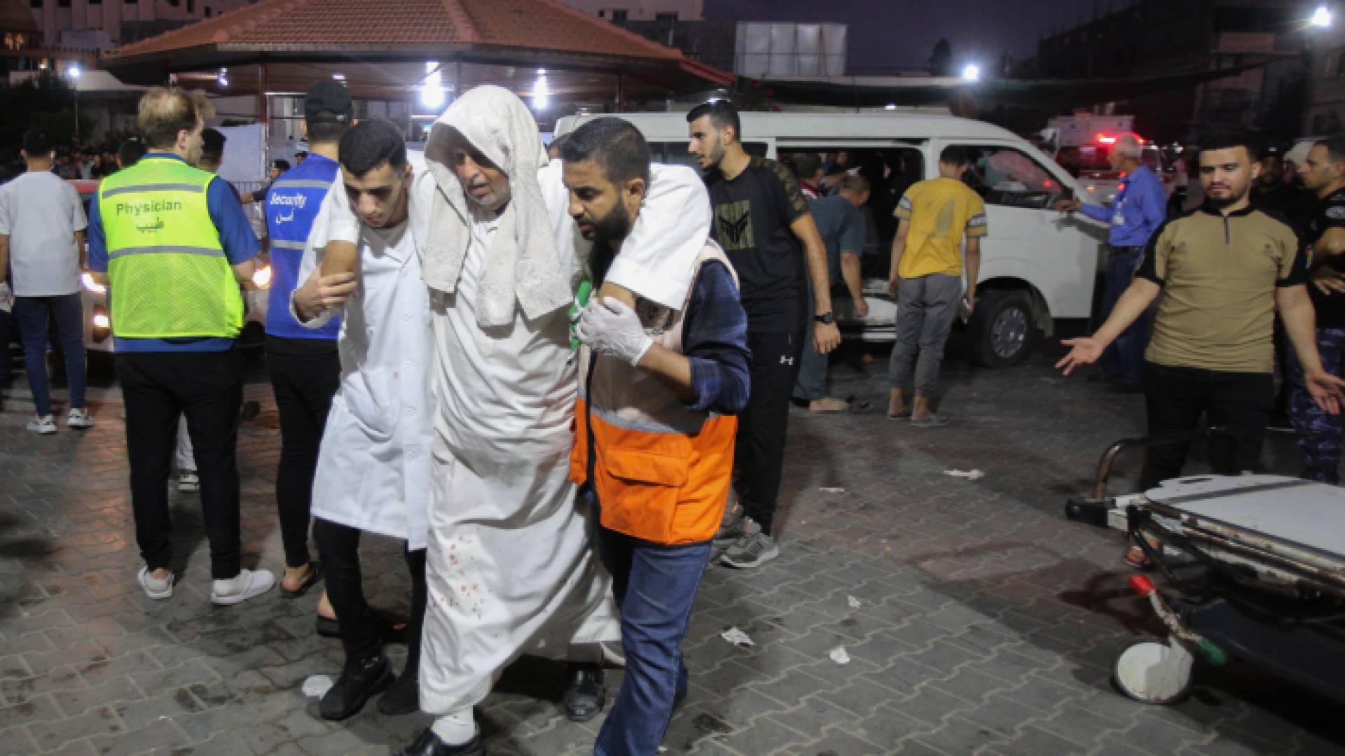 مصابون جراء قصف الاحتلال الإسرائيلي على قطاع غزة