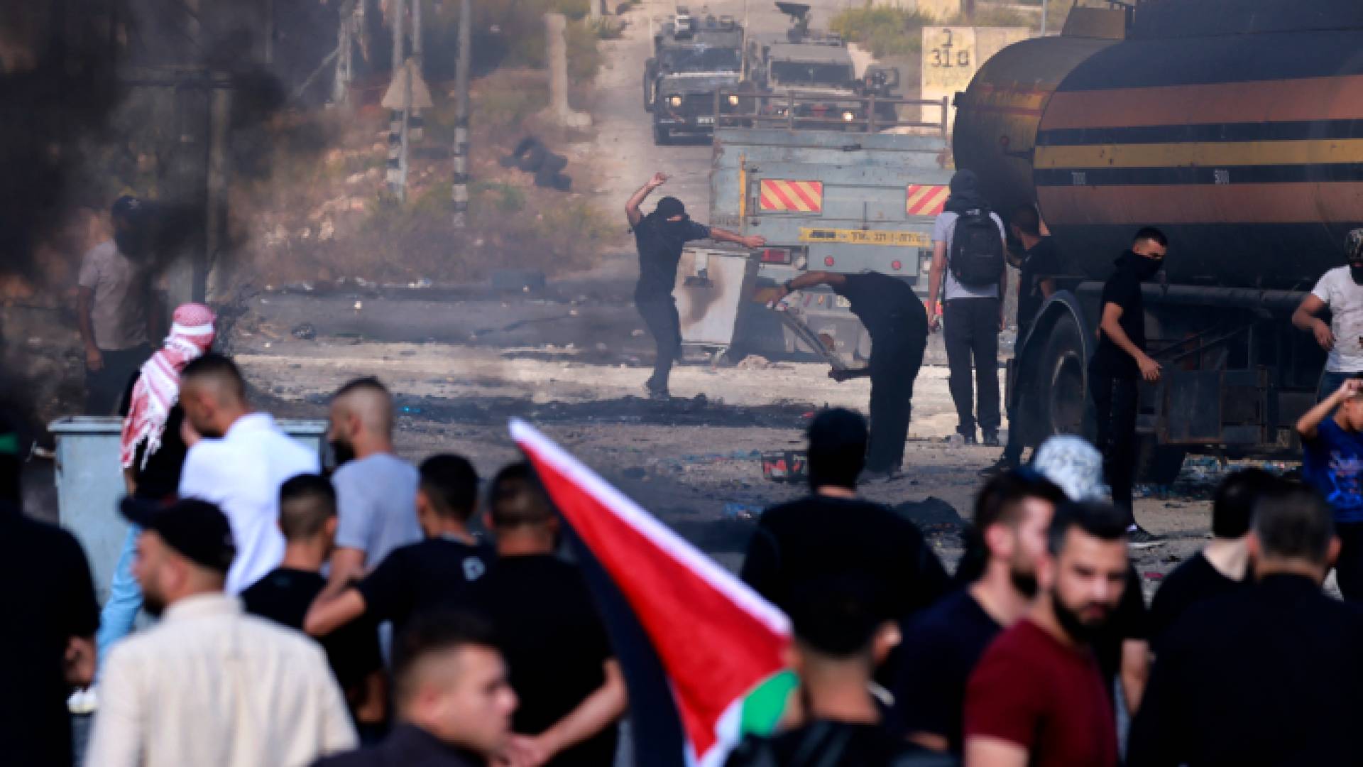 مواجهات عنيفة بين فلسطينيين وقوات الاحتلال في رام الله
