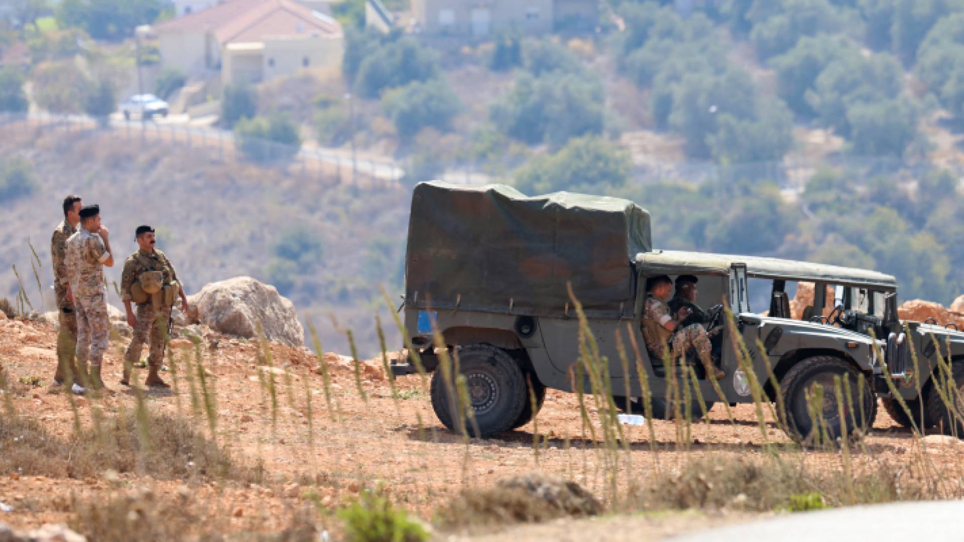 دوريات الجيش اللبناني في المنطقة الحدود بين لبنان وفلسطين المحتلة