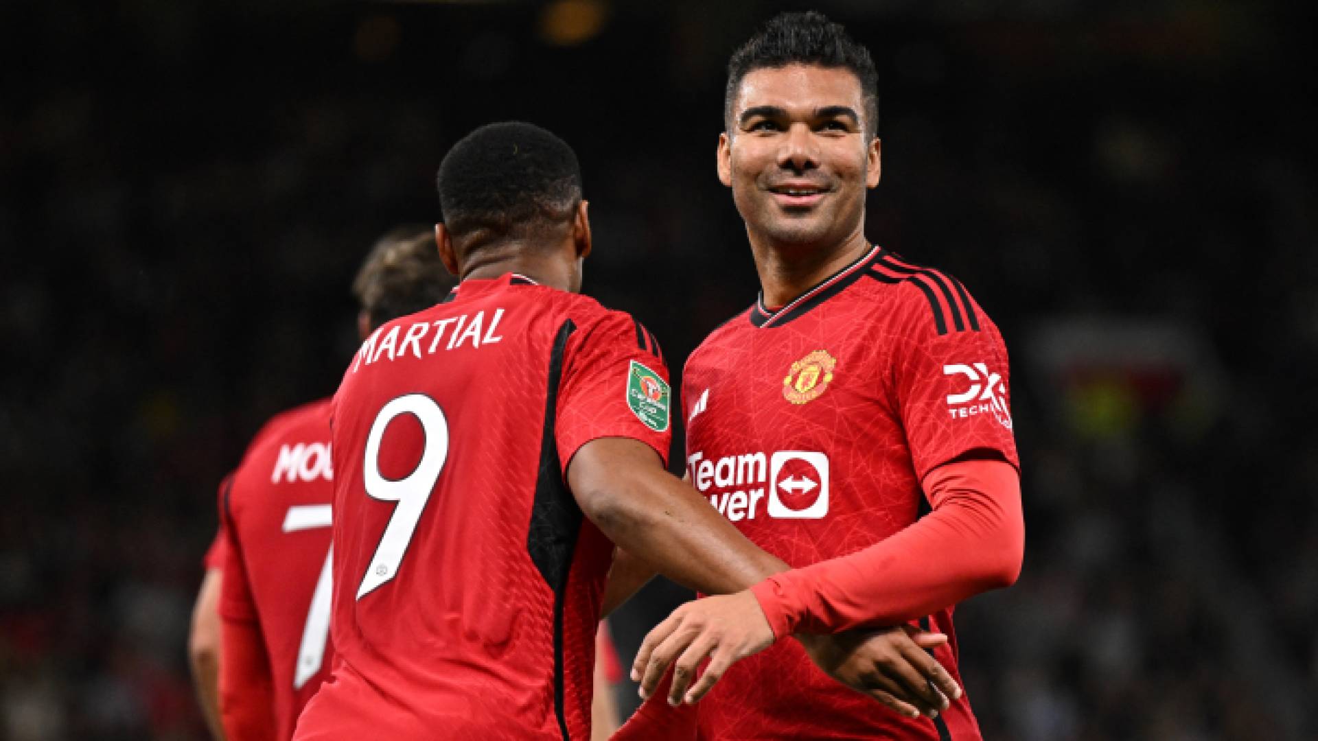 نجوم مانشتر يونايتد يحتفلون بهدف