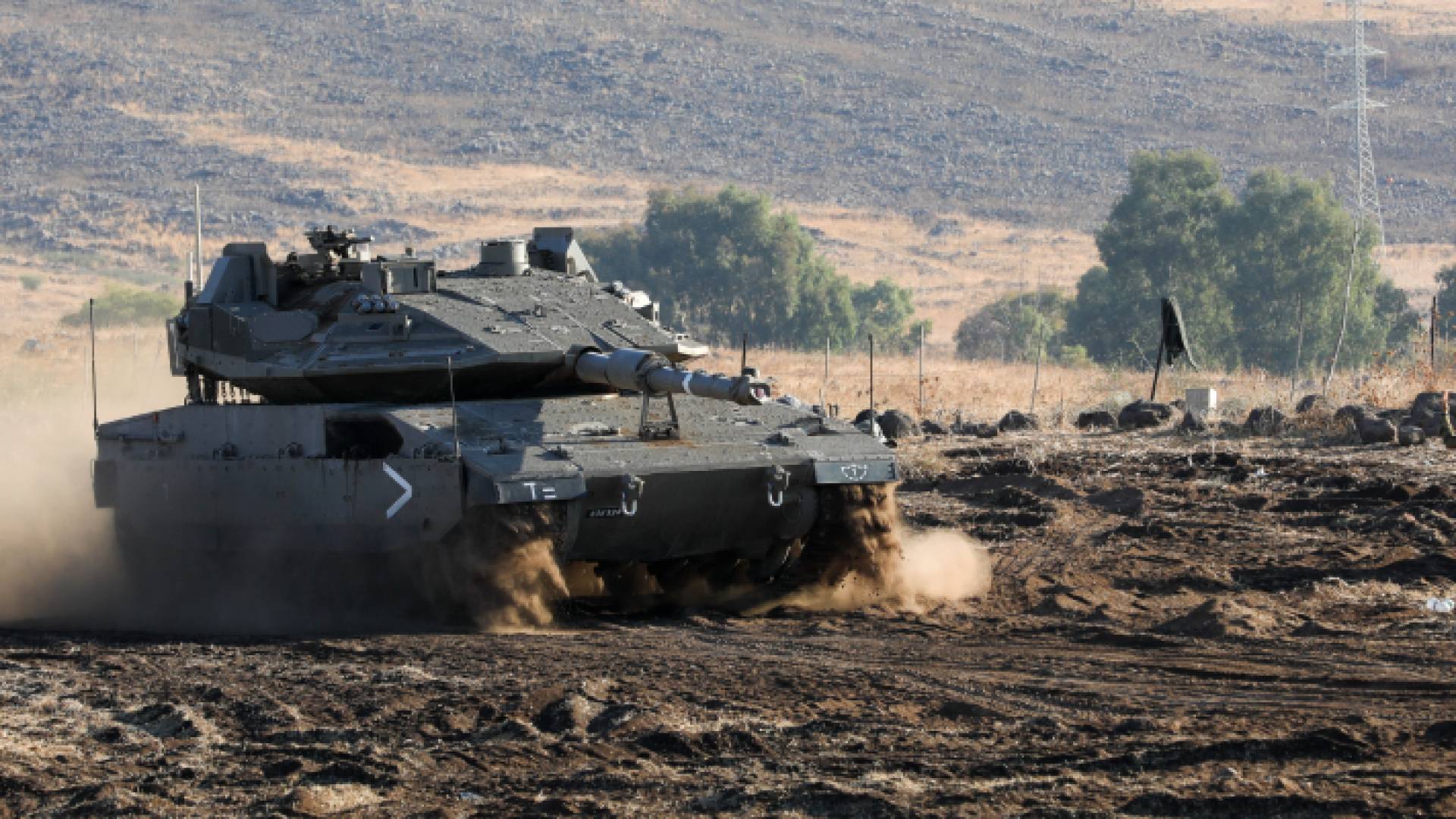 آلية عسكرية تابعة للاحتلال الإسرائيلي