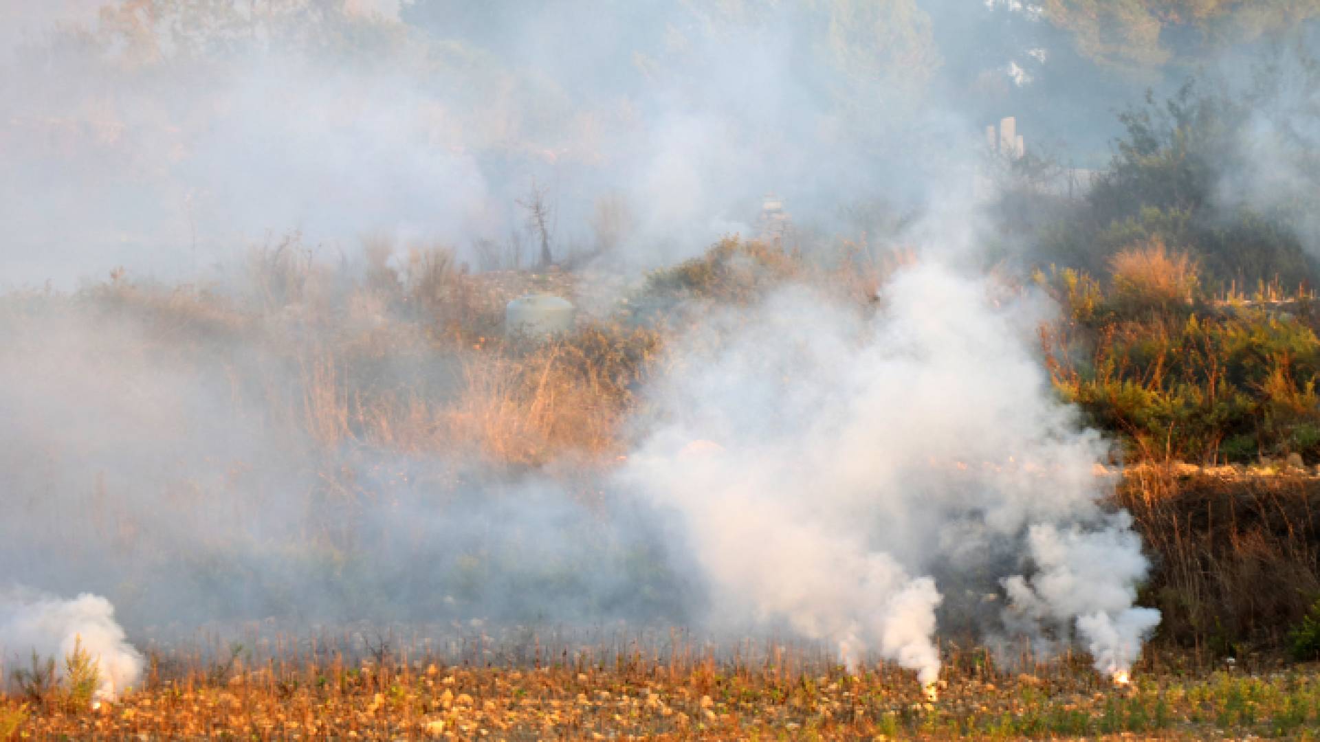 اشتباكات على الحدود اللبنانية الجنوبية بين حزب الله والاحتلال الإسرائيلي