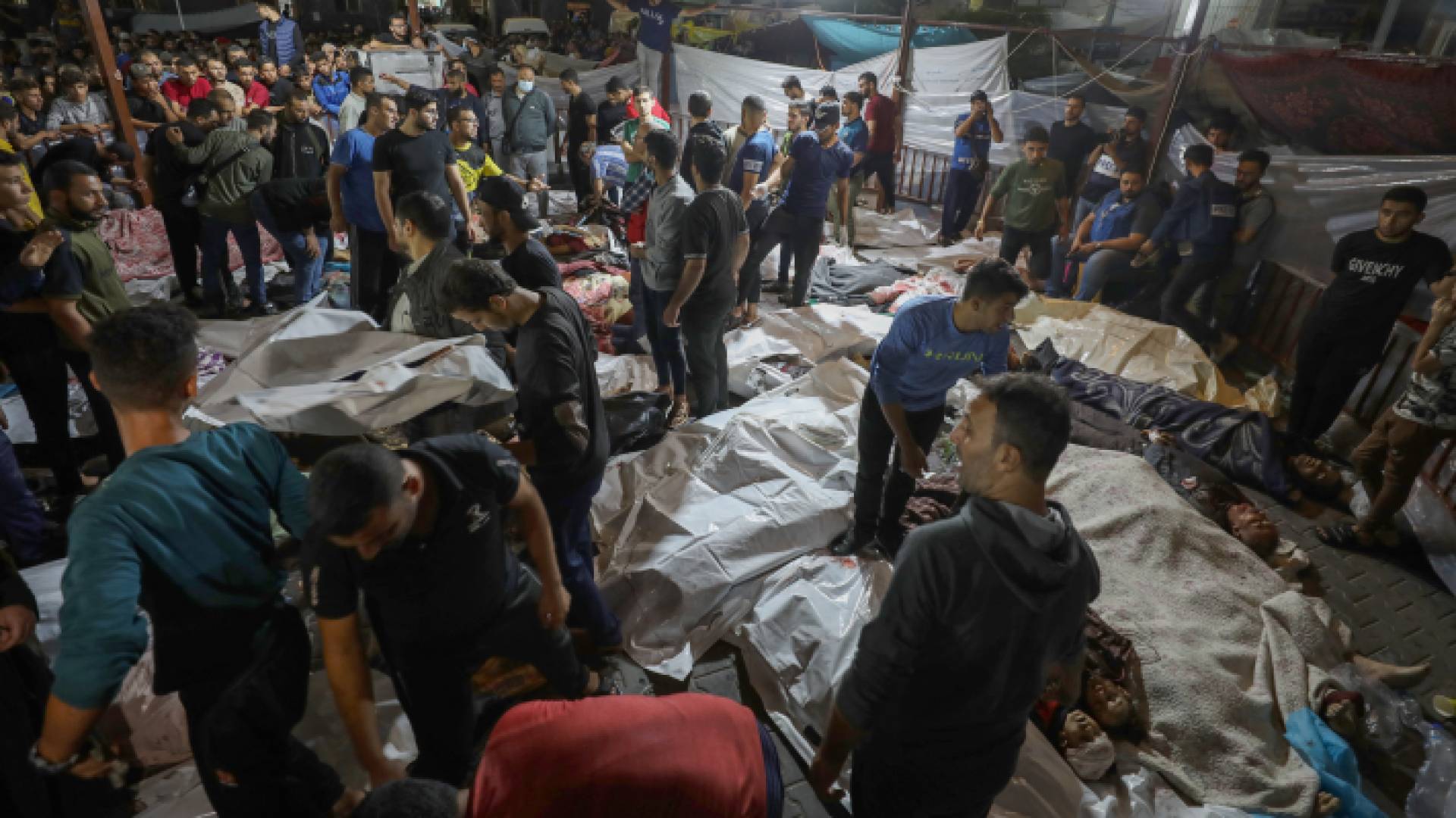 ذوو شهداء مجزرة مستشفى المعمداني