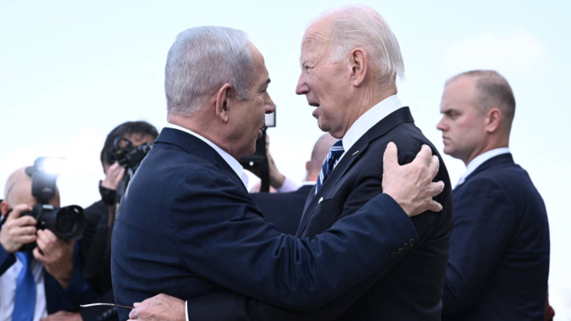 الرئيس الأمريكي جو بايدن ورئيس وزراء الاحتلال نتنياهو