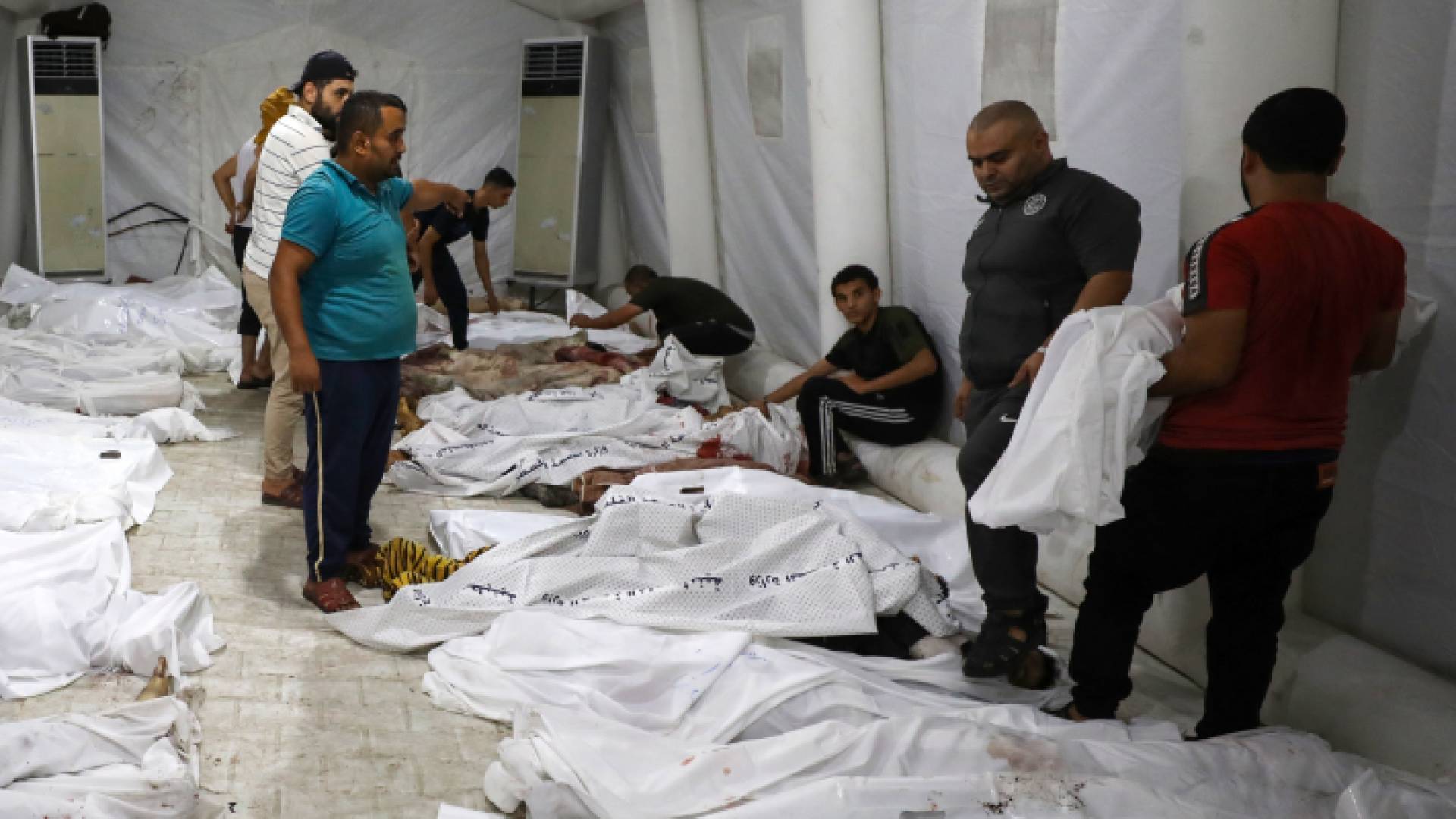 جثامين بعض شهداء مجزرة مستشفى المعمداني