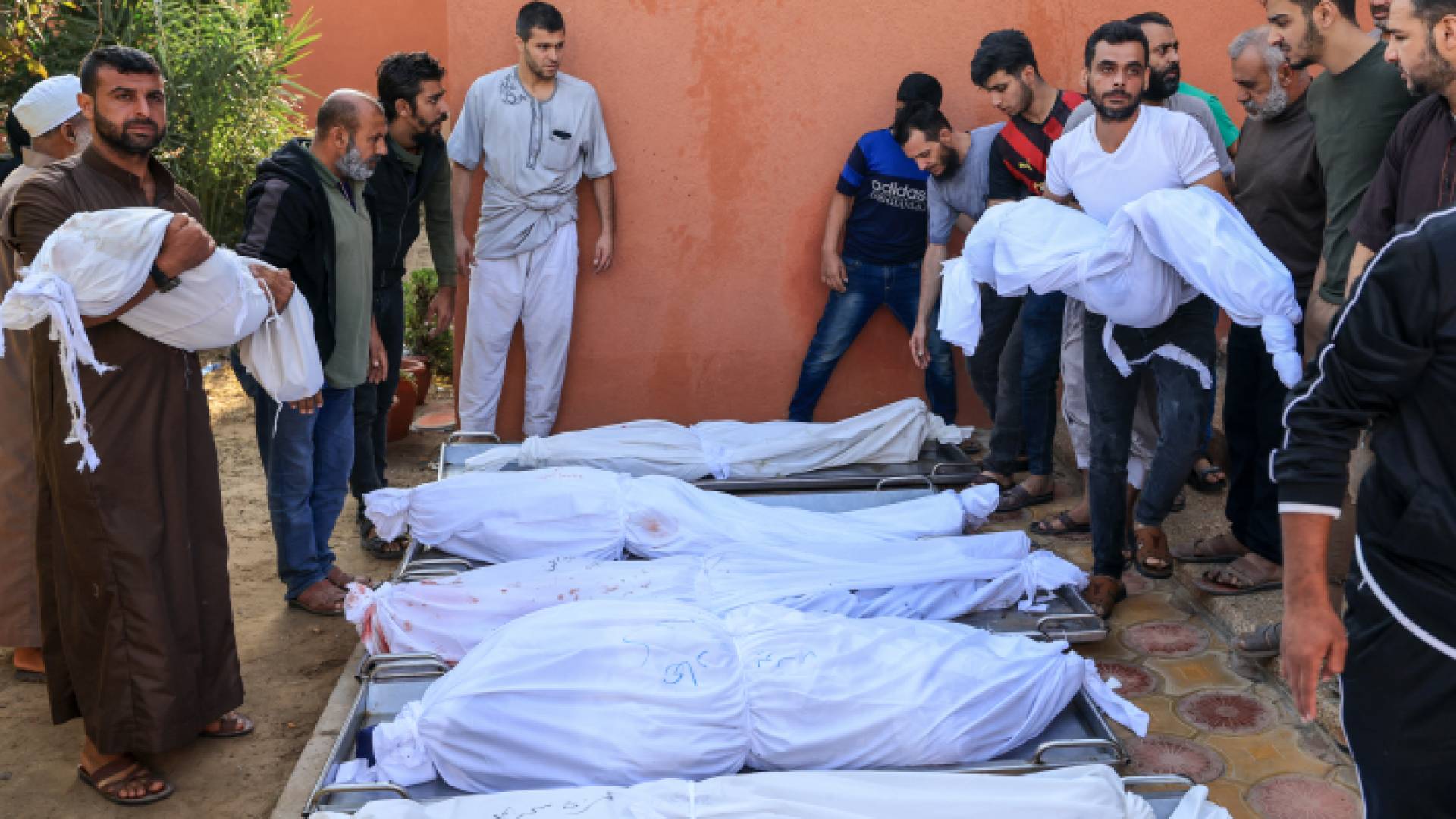 جثامين شهداء فلسطينيين في قطاع غزة