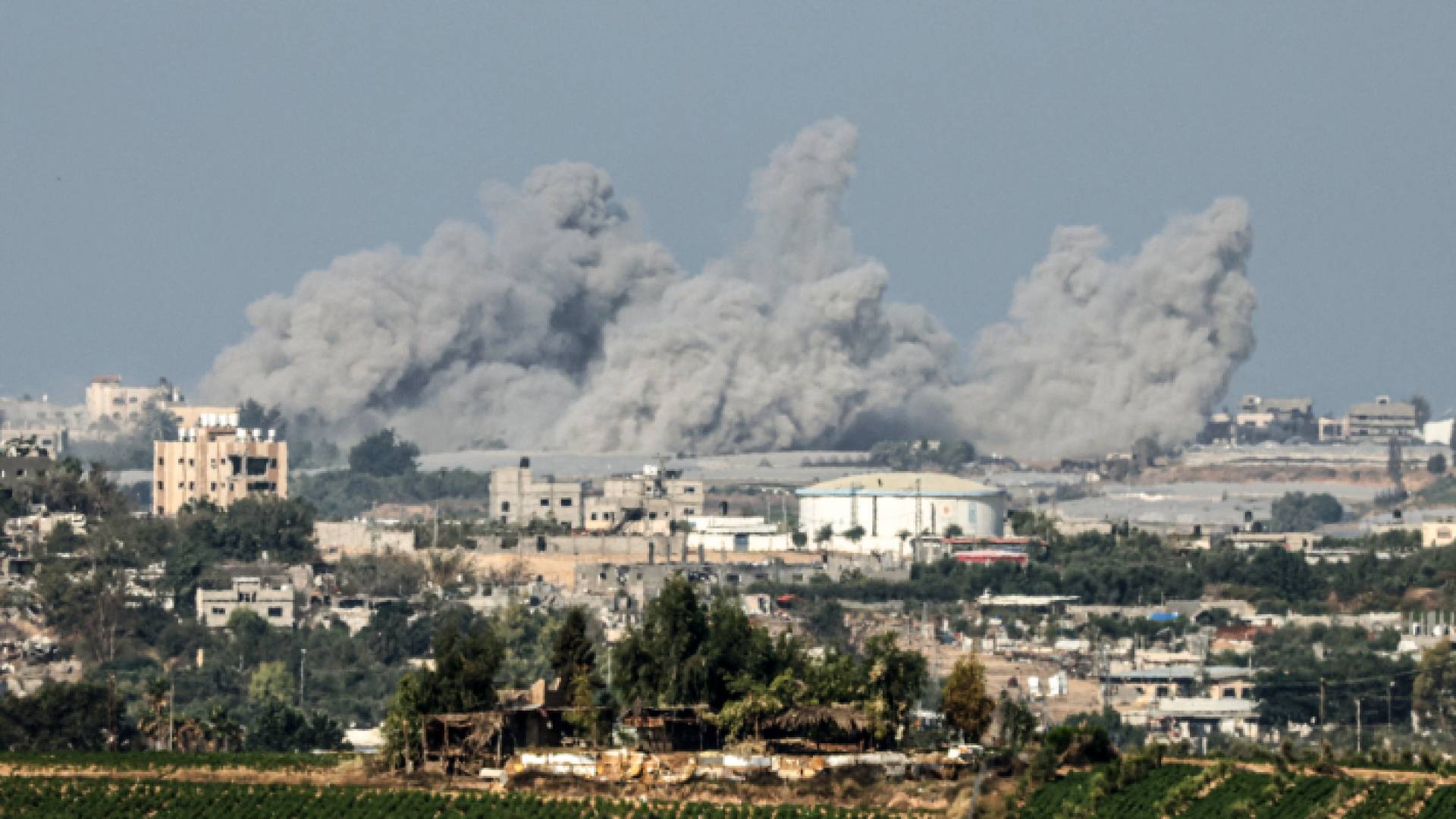 لحظة سقوط صواريخ المقاومة على سديروت