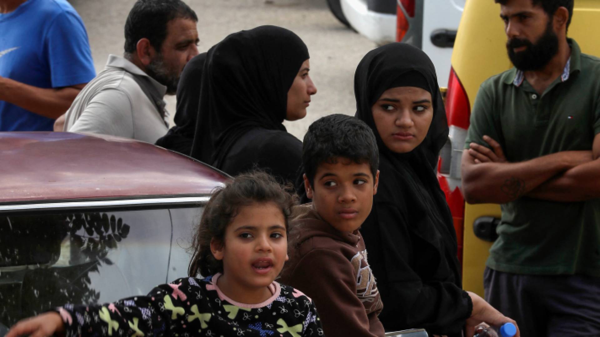 لبنانوين نزحوا من بلدات لبنانية