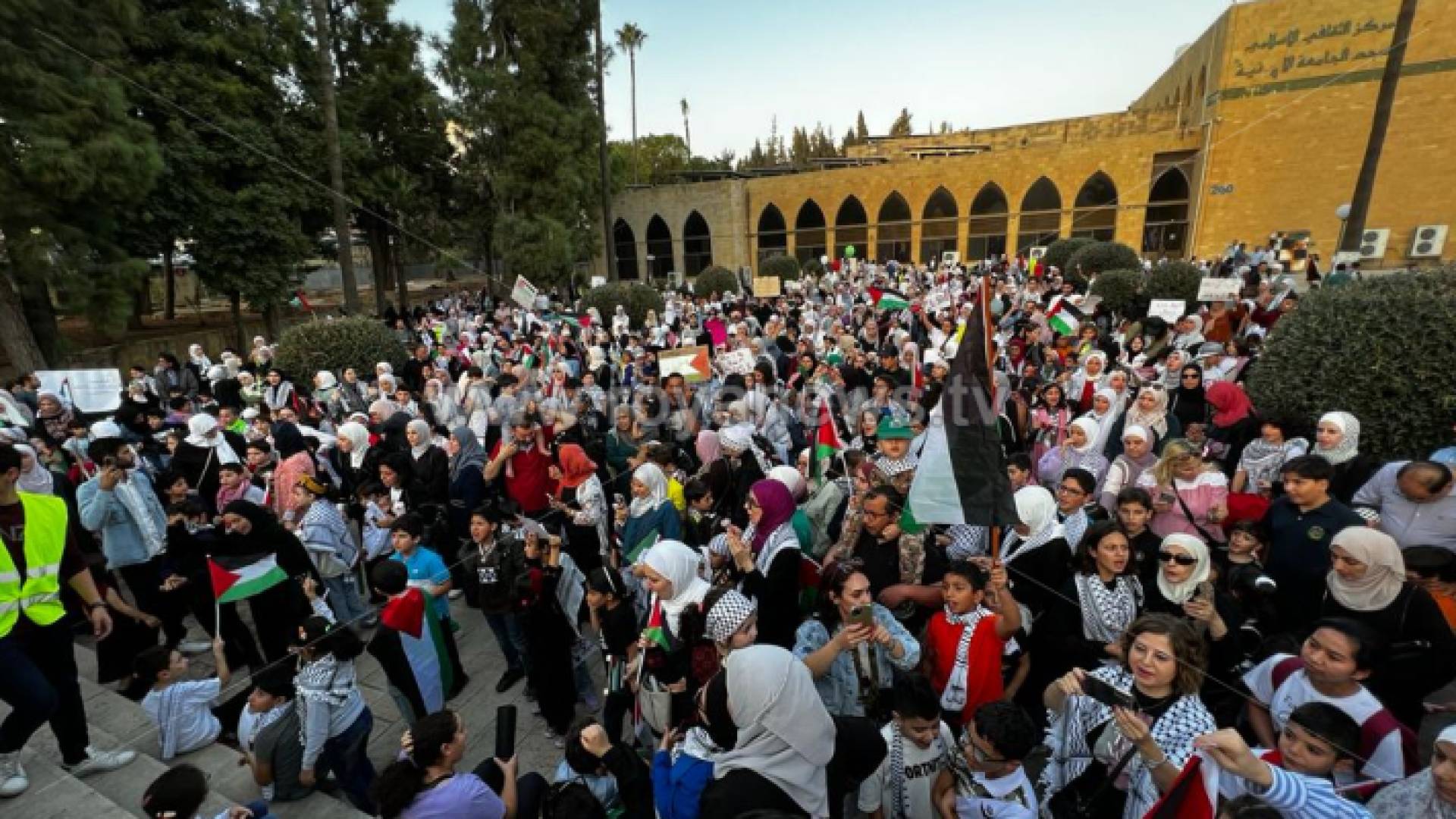 المشاركون في الوقفة