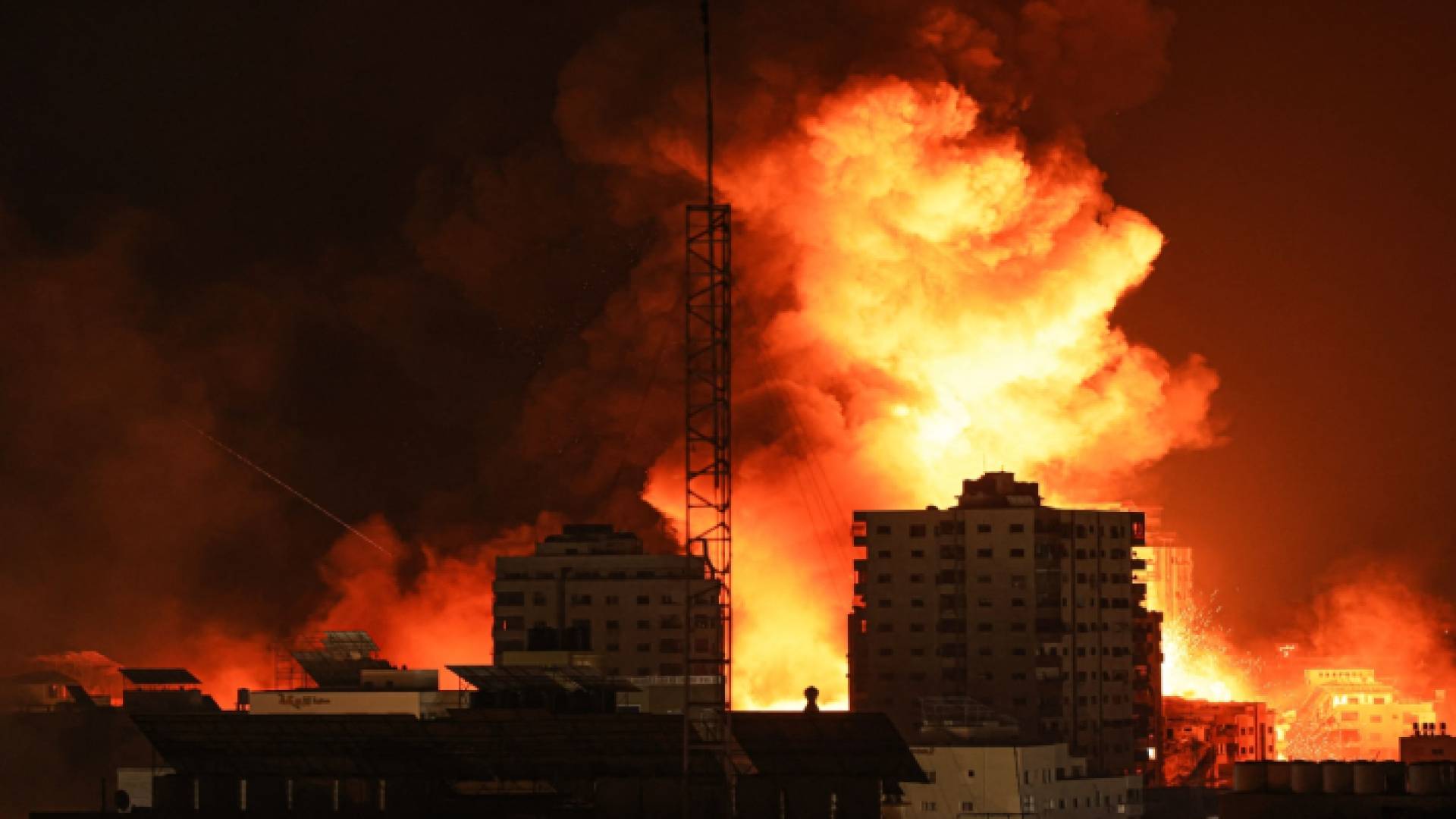 قصف عنيف على قطاع غزة