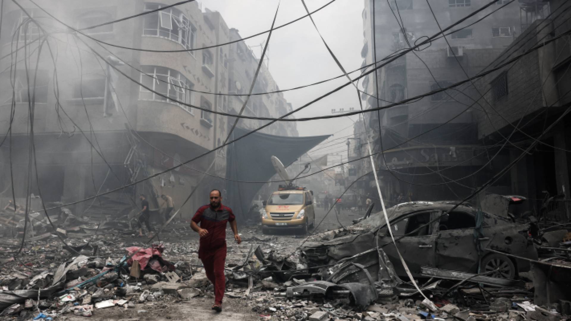 عقب قصف استهدف مخيم جباليا