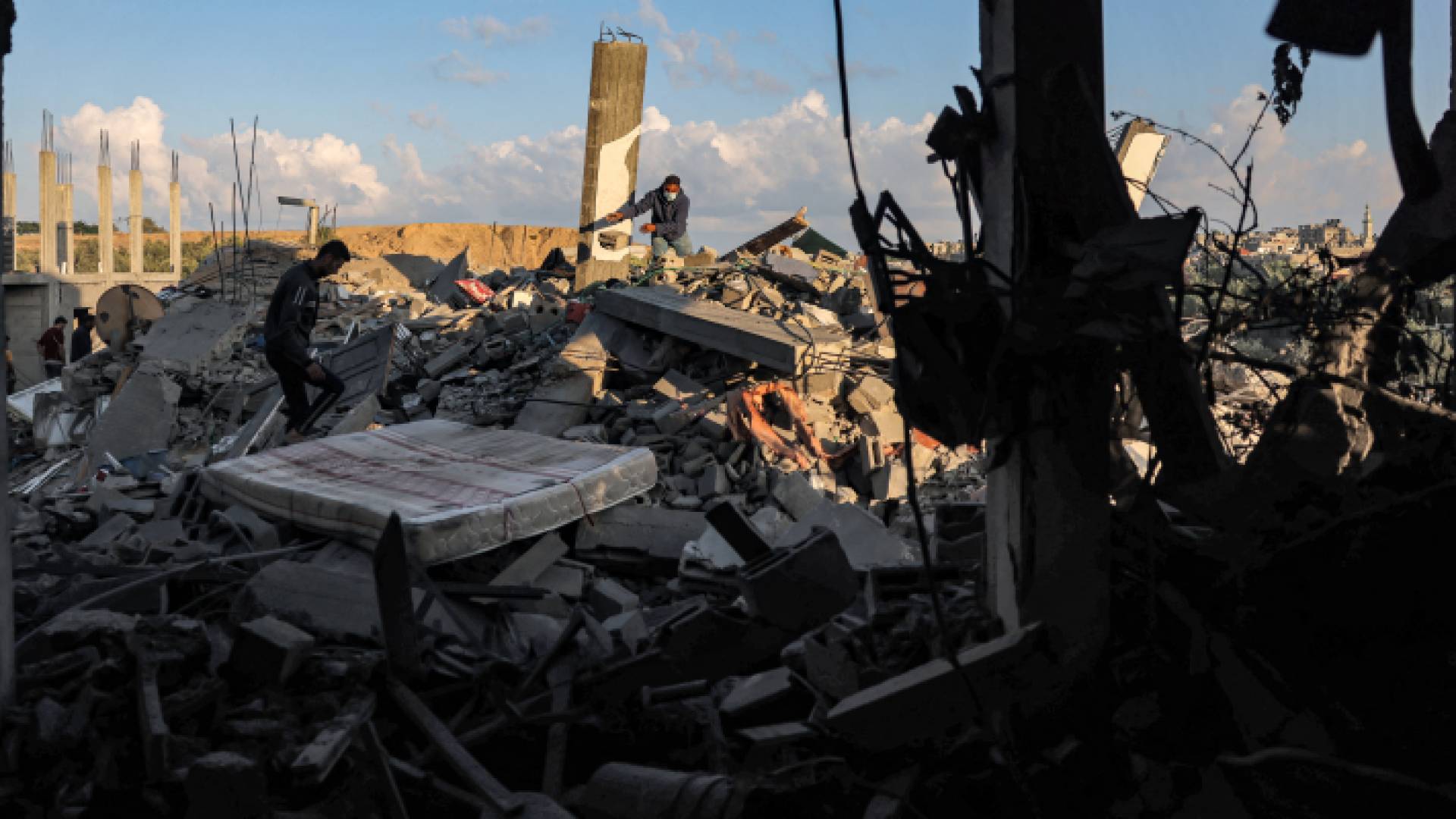 دمار خلفه قصف الاحتلال الإسرائيلي في قطاع غزة